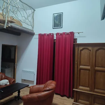 Pod Sosnami * Gaj (Nowe Miasto)
