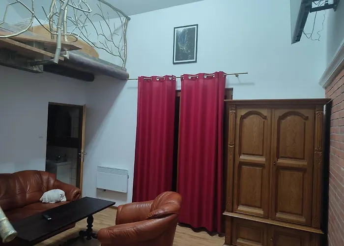 Pod Sosnami * Gaj (Nowe Miasto)